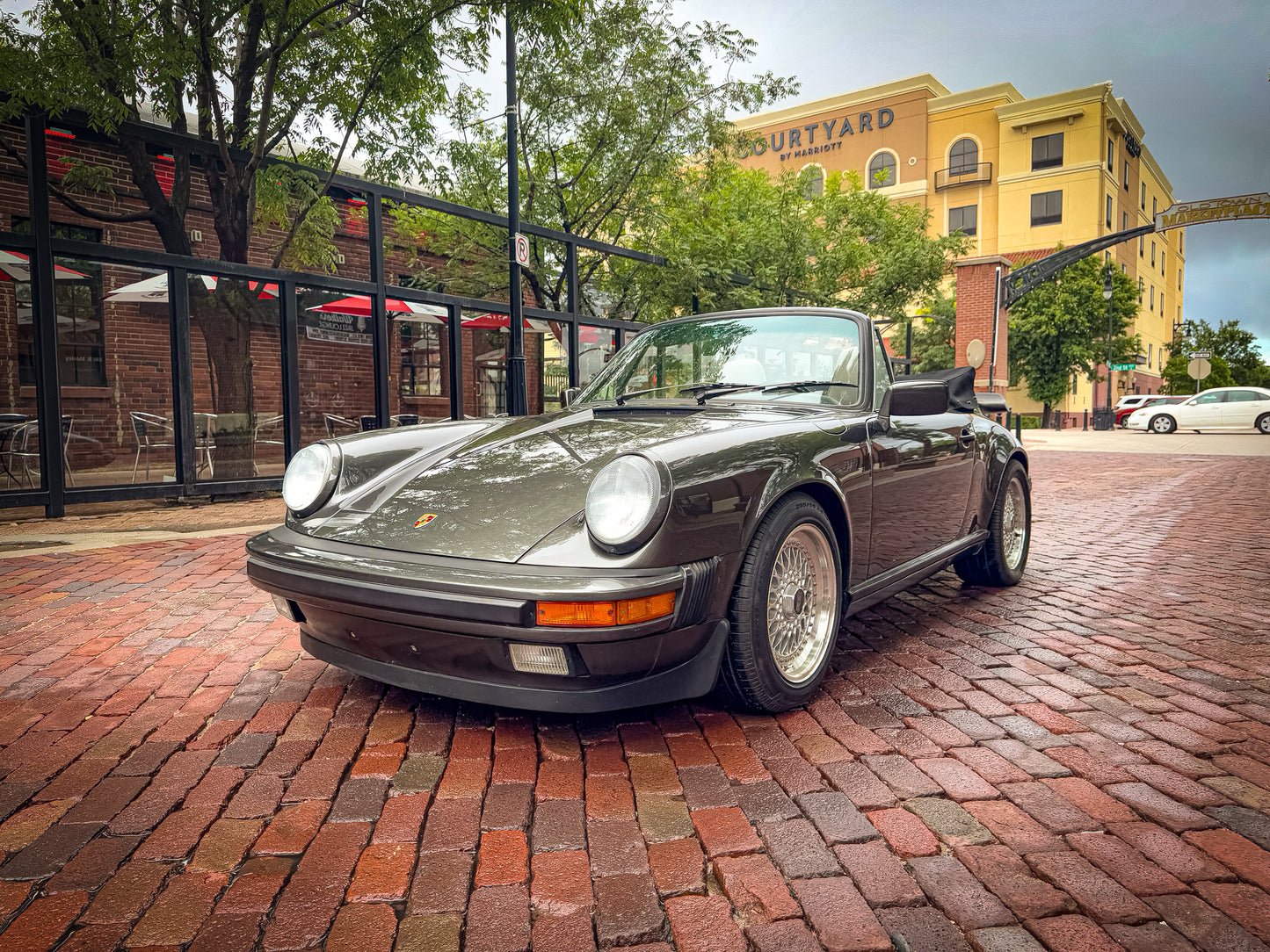 1989 Porsche 911 Carrera Cabriolet