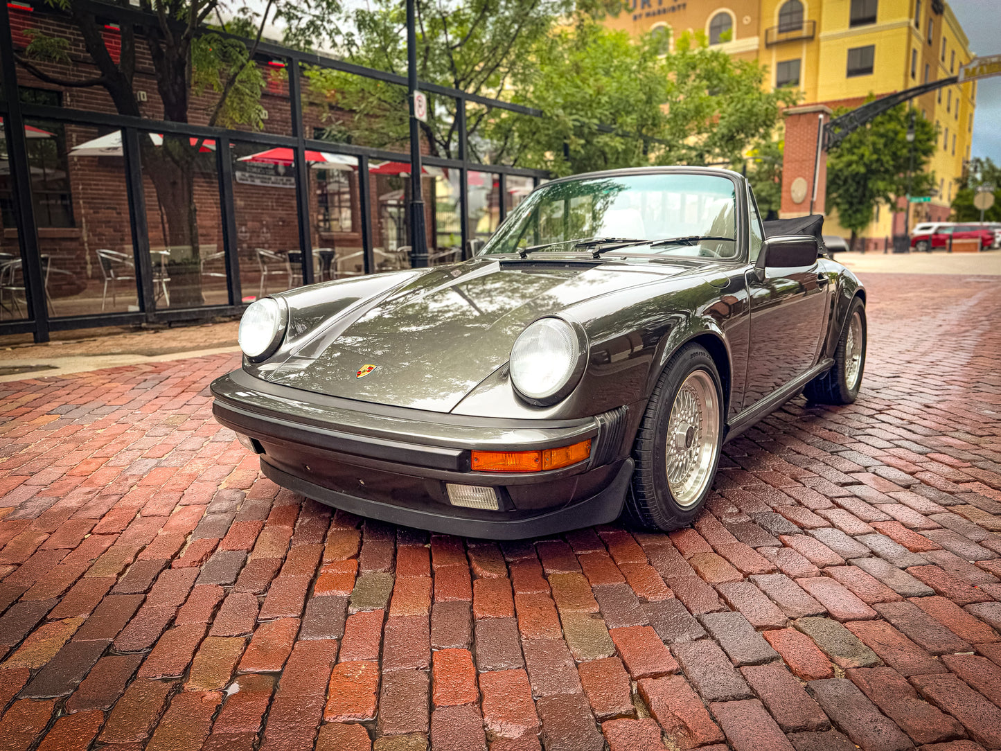 1989 Porsche 911 Carrera Cabriolet