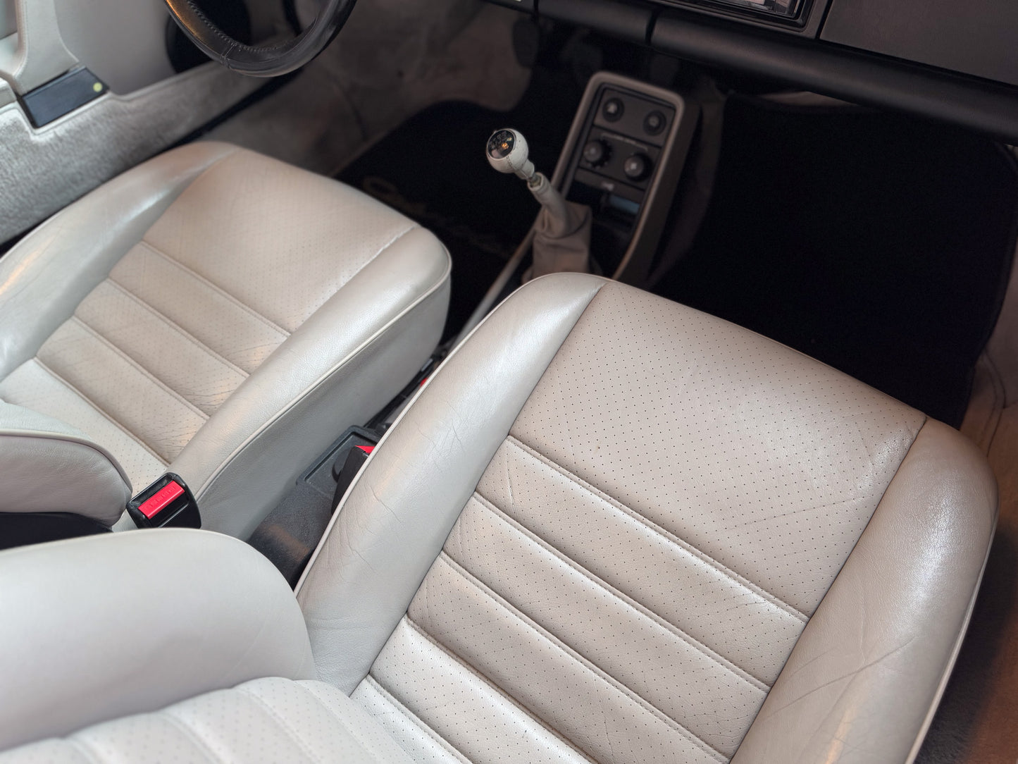 1989 Porsche 911 Carrera Cabriolet