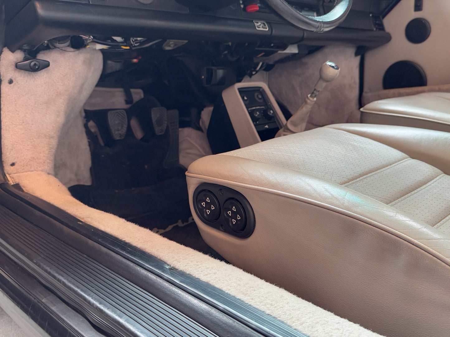 1989 Porsche 911 Carrera Cabriolet