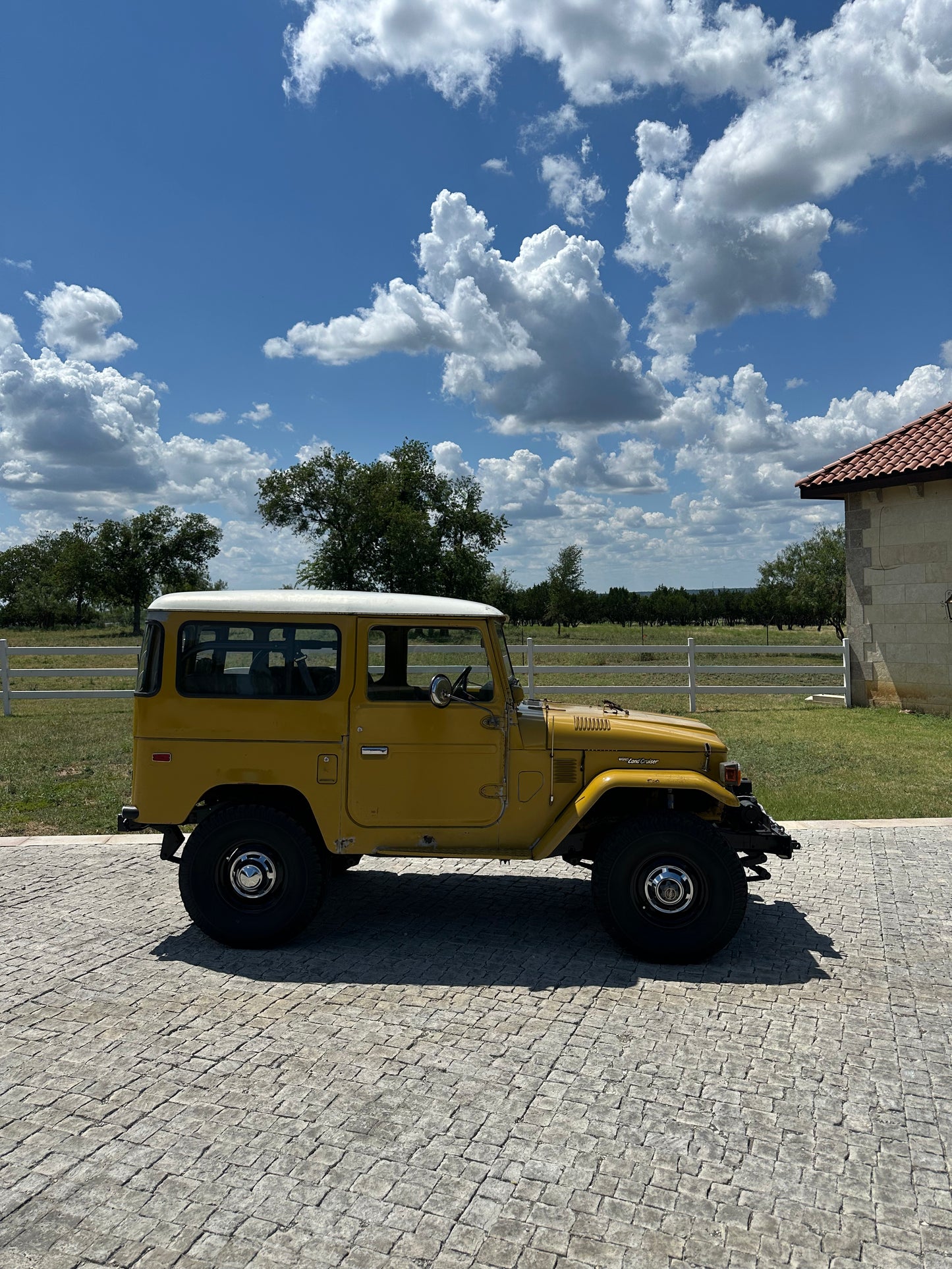 1976 Toyota FJ40 Land Cruiser