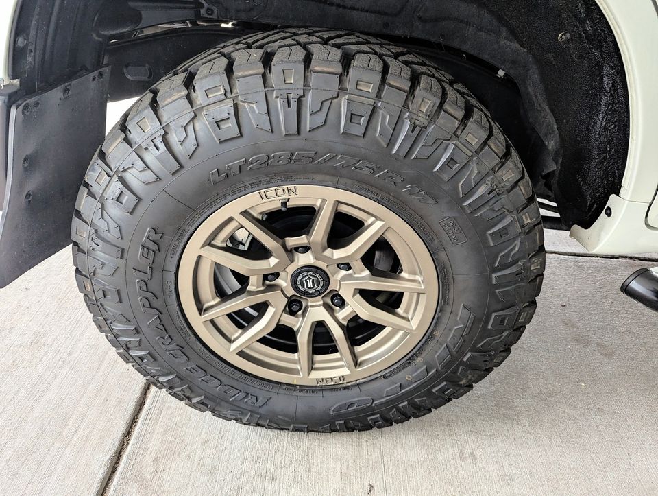 2019 Toyota Land Cruiser FJ200 (ARB Outfitted)