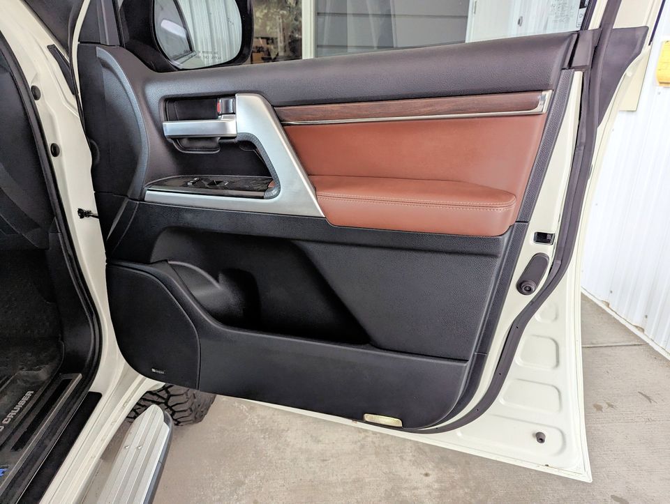 2019 Toyota Land Cruiser FJ200 (ARB Outfitted)