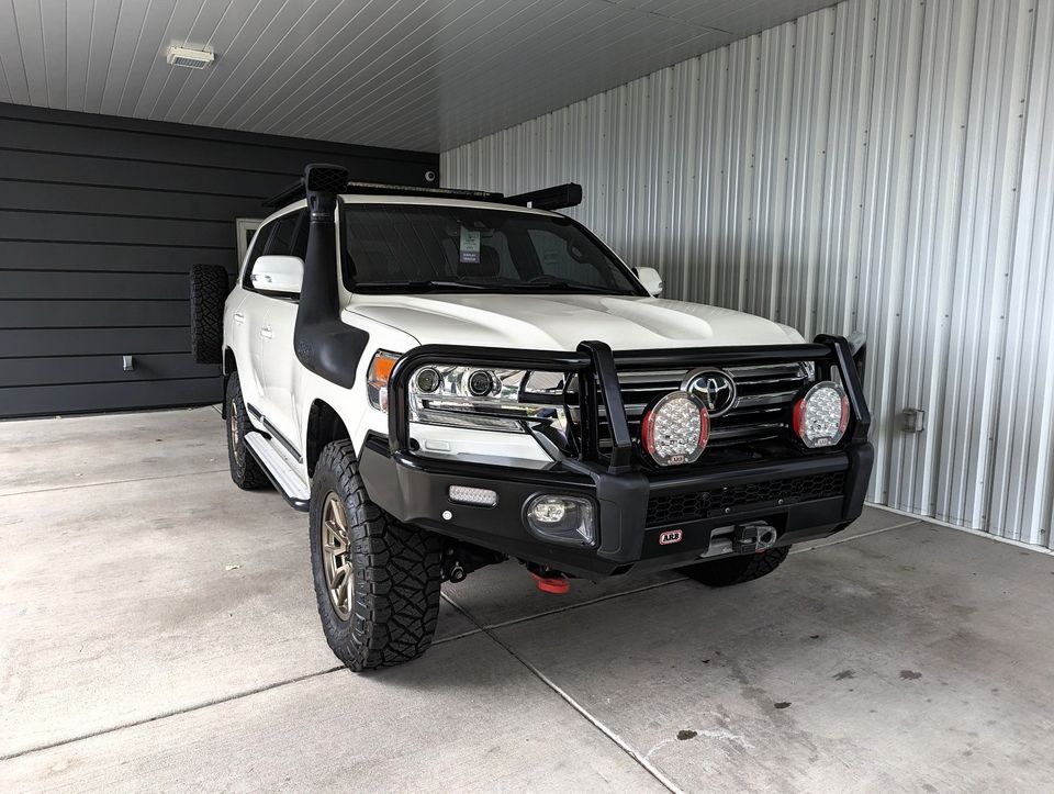 2019 Toyota Land Cruiser FJ200 (ARB Outfitted)