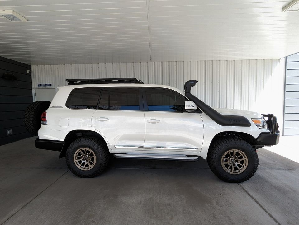 2019 Toyota Land Cruiser FJ200 (ARB Outfitted)