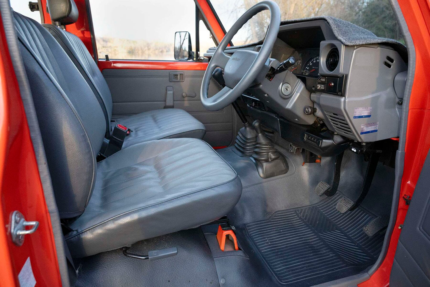 1994 Toyota Land Cruiser HZJ75 Troop Carrier