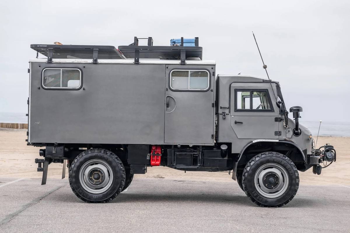 1964 Mercedes-Benz Unimog 404 Camper / Expedition Conversion