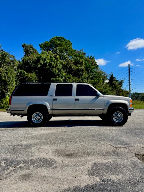 1999 Chevrolet Suburban K2500 LT