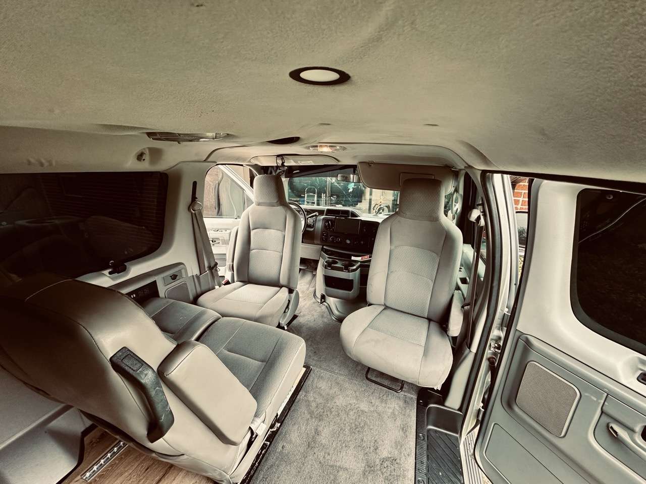 2014 Ford E-350 Super Duty XLT Van