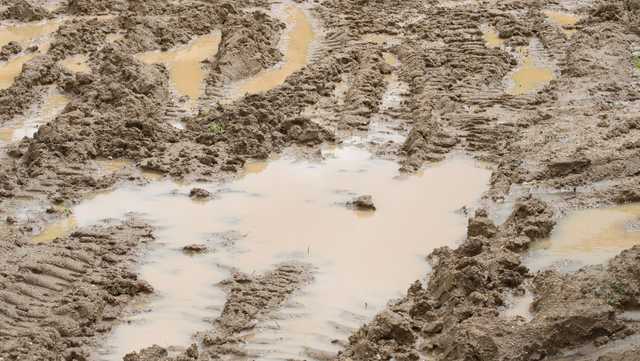 Driving In Mud Overland 4x4 How To Tips and Tricks