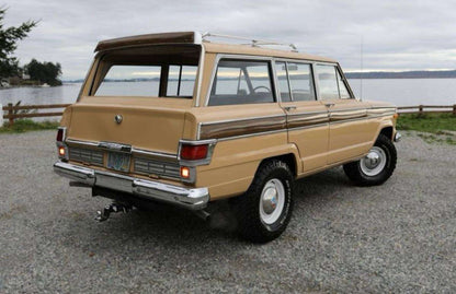 1976 Jeep Wagoneer V8 + Refurbished