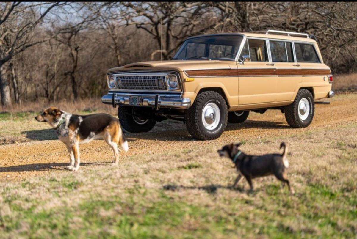 1976 Jeep Wagoneer V8 + Refurbished