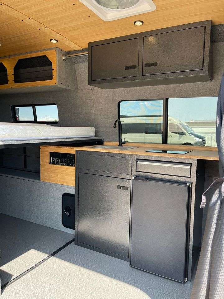 2022 Mercedes-Benz Sprinter 2500