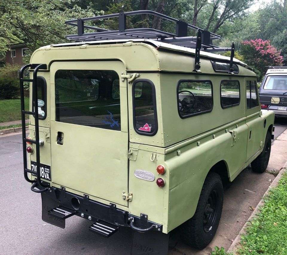 1978 Land Rover Series III 109 Santana