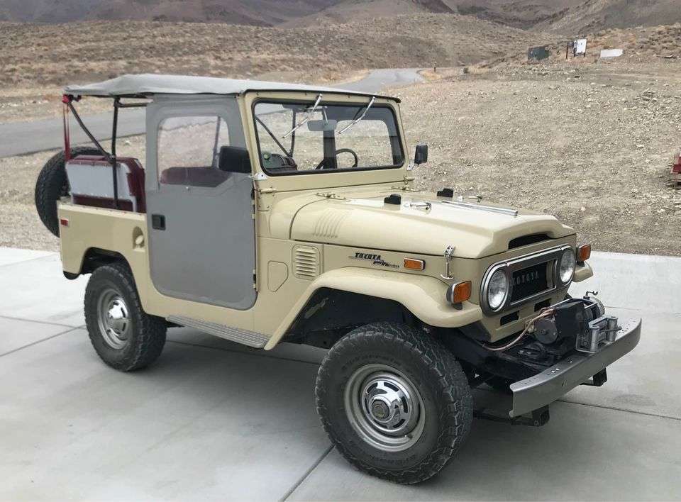 1971 Toyota FJ40 Land Cruiser