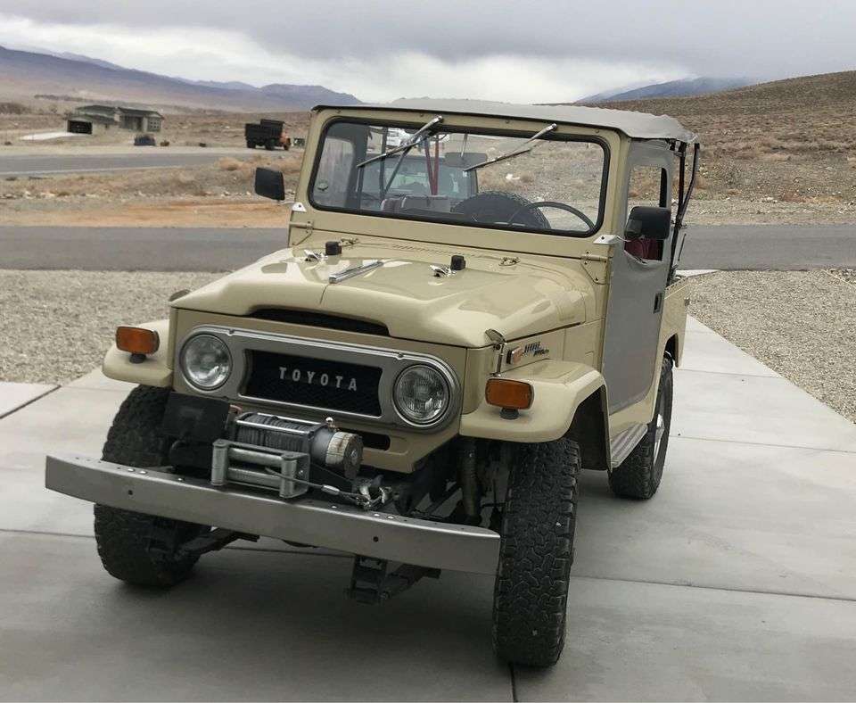 1971 Toyota FJ40 Land Cruiser