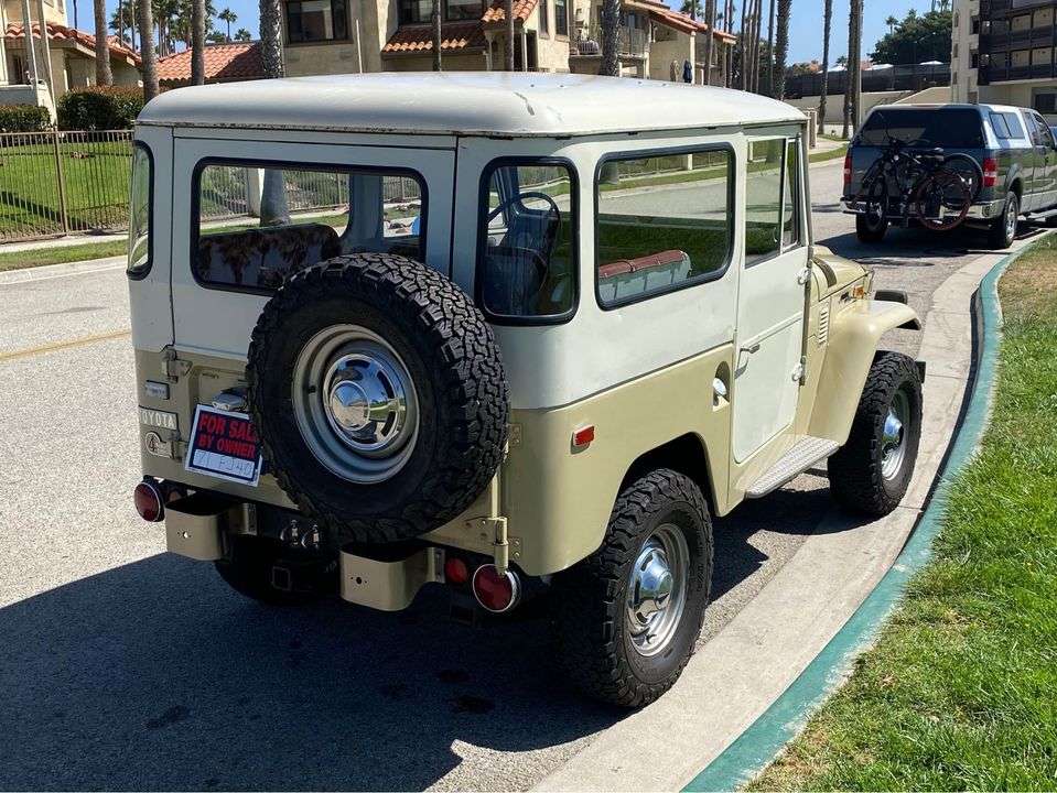 1971 Toyota FJ40 Land Cruiser