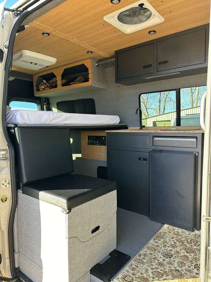 2022 Mercedes-Benz Sprinter 2500