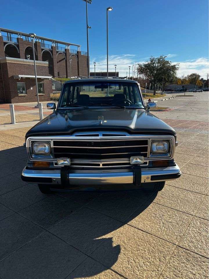 1989 Jeep Grand Wagoneer