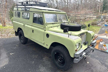 1978 Land Rover Series III 109 Santana