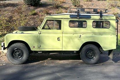 1978 Land Rover Series III 109 Santana