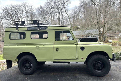 1978 Land Rover Series III 109 Santana