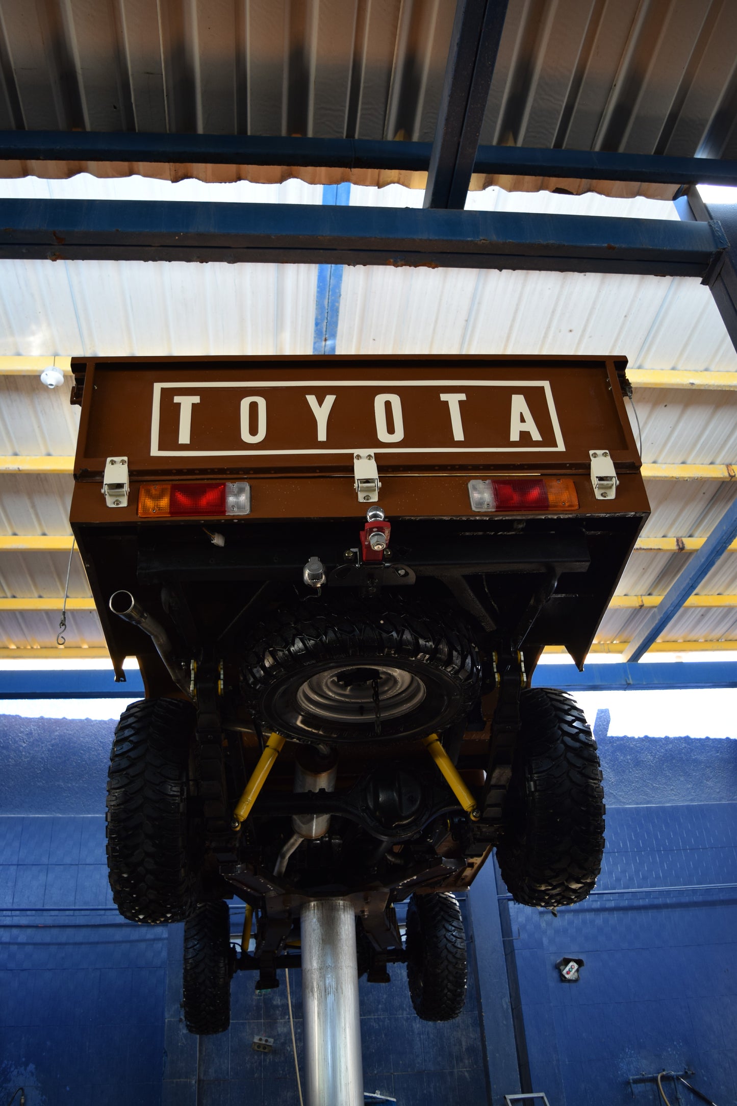 1981 Toyota Land Cruiser FJ45 Pick-Up