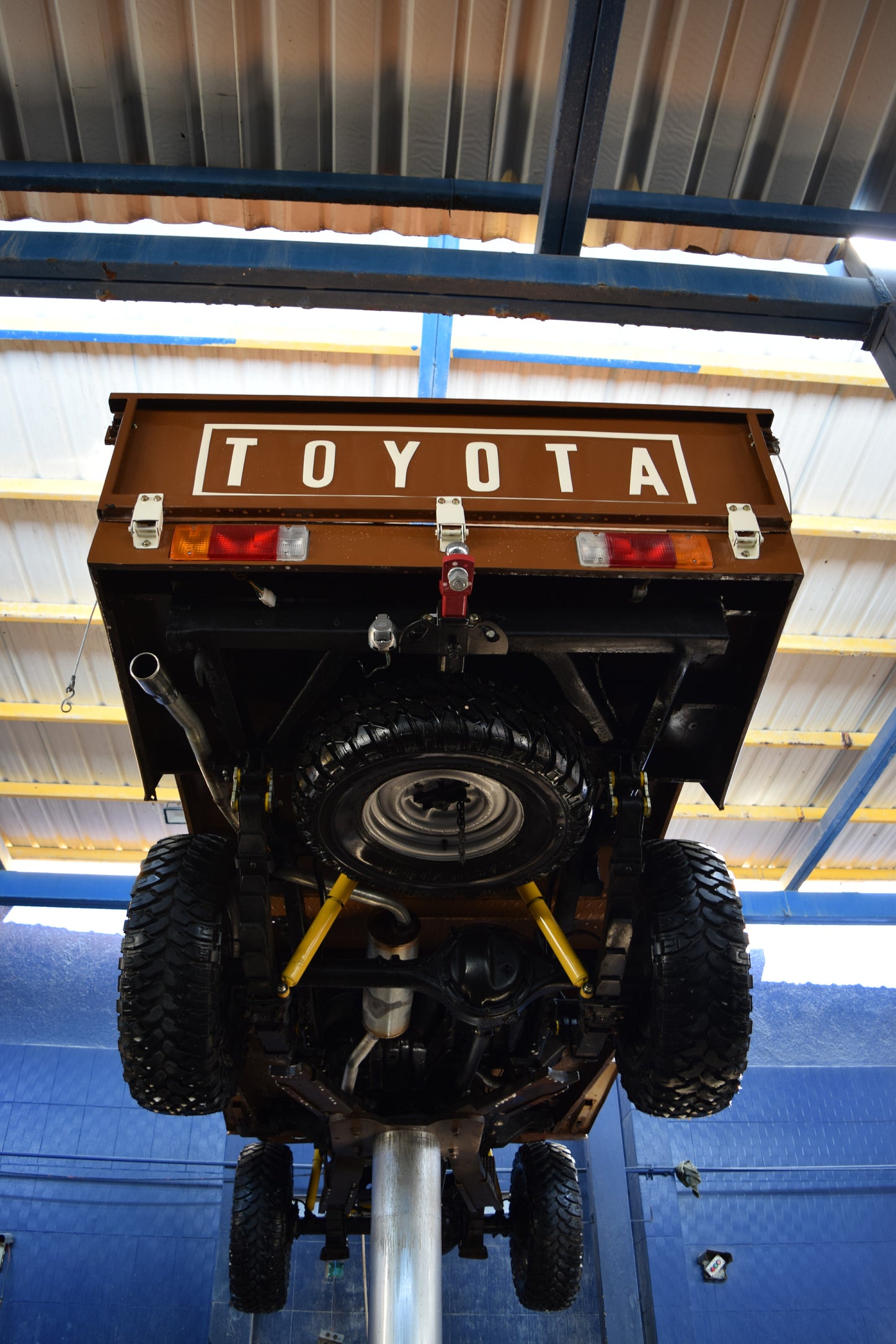 1981 Toyota Land Cruiser FJ45 Pick-Up