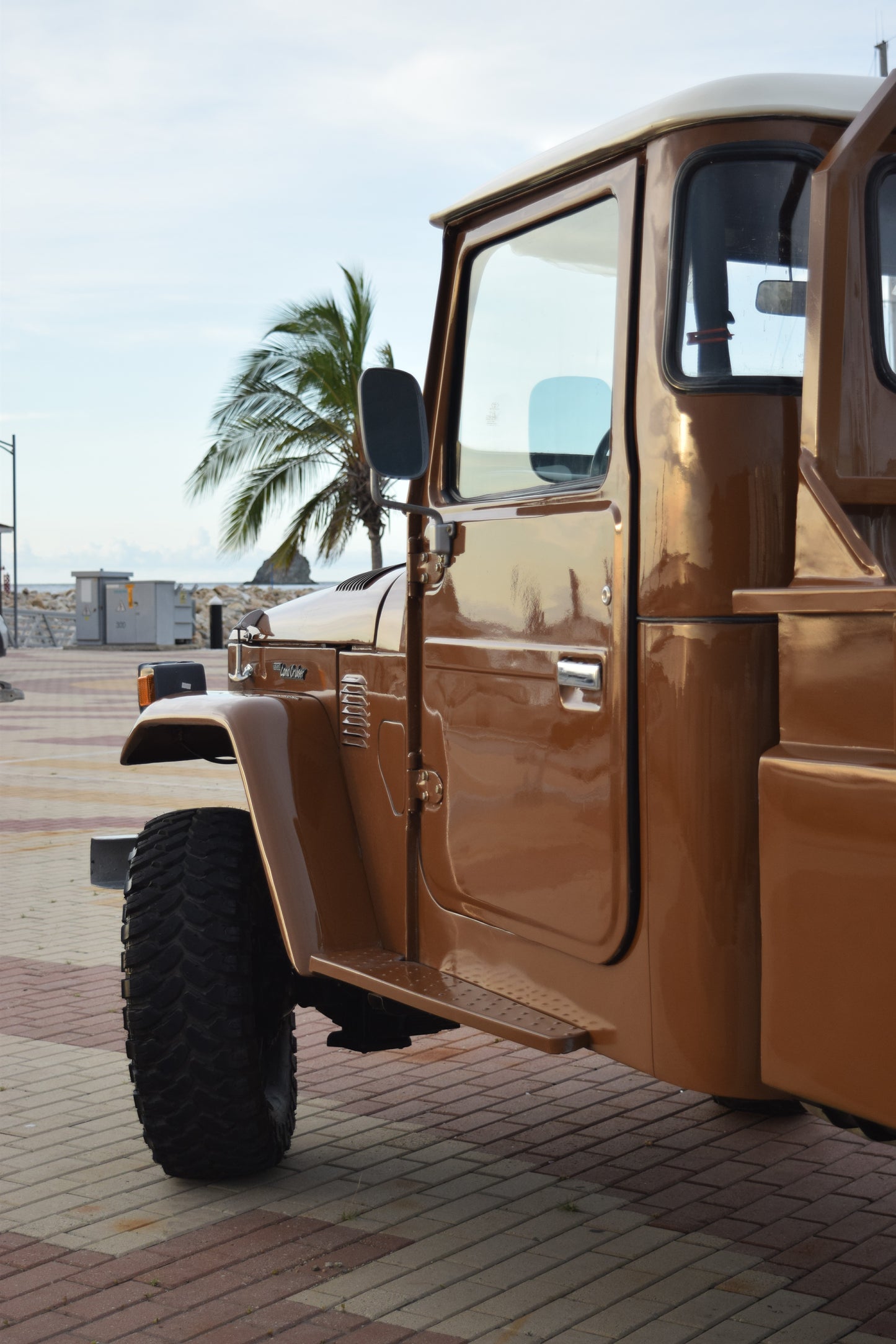 1981 Toyota Land Cruiser FJ45 Pick-Up