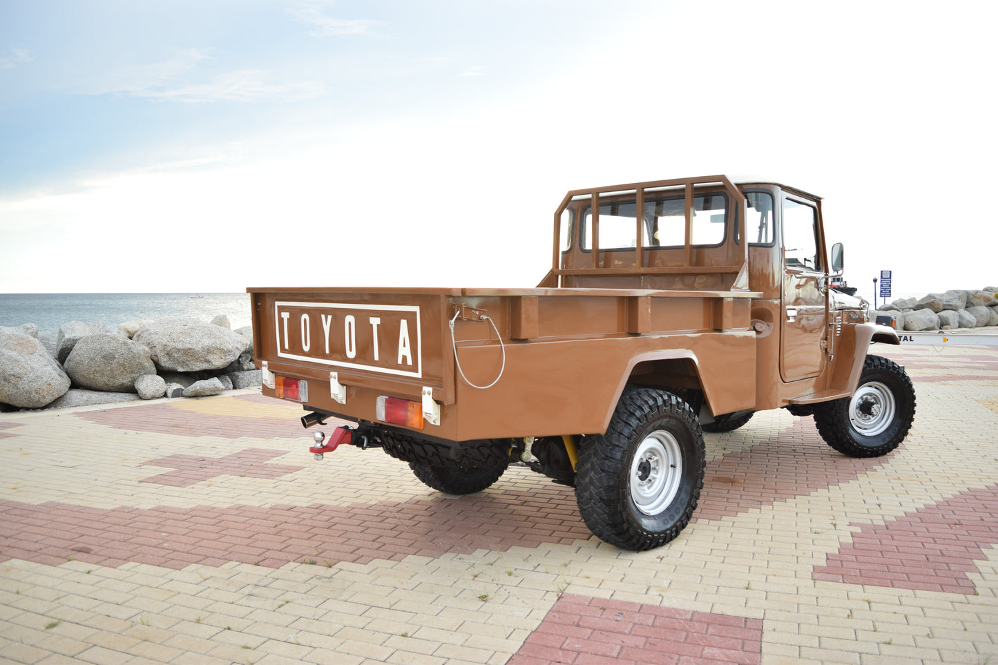 1981 Toyota Land Cruiser FJ45 Pick-Up