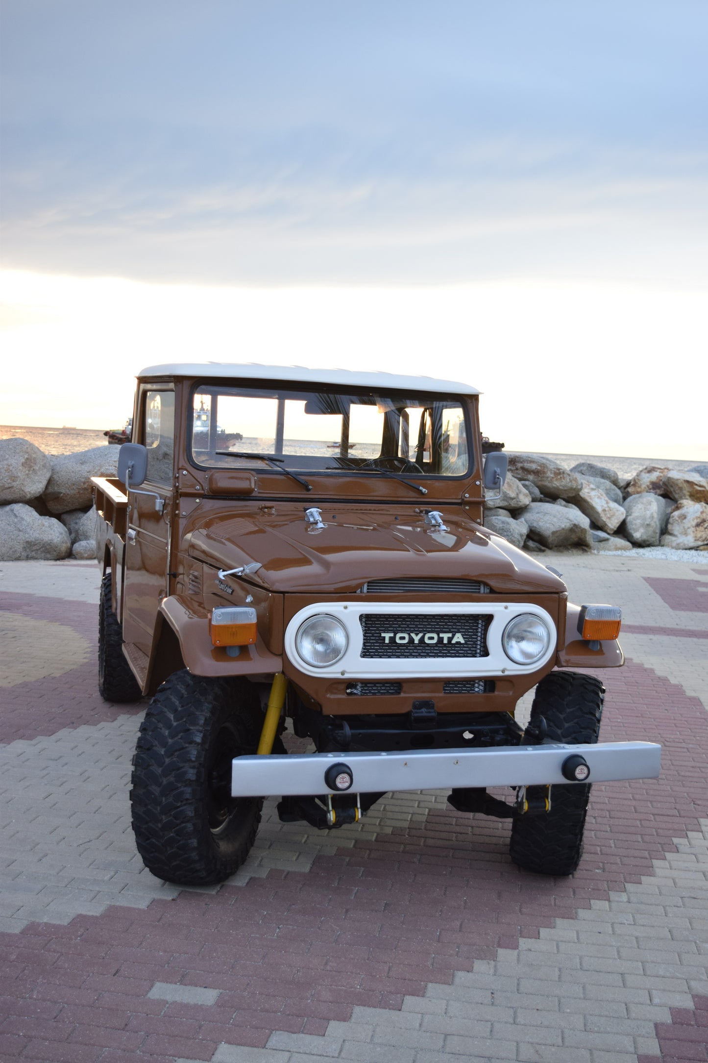 1981 Toyota Land Cruiser FJ45 Pick-Up