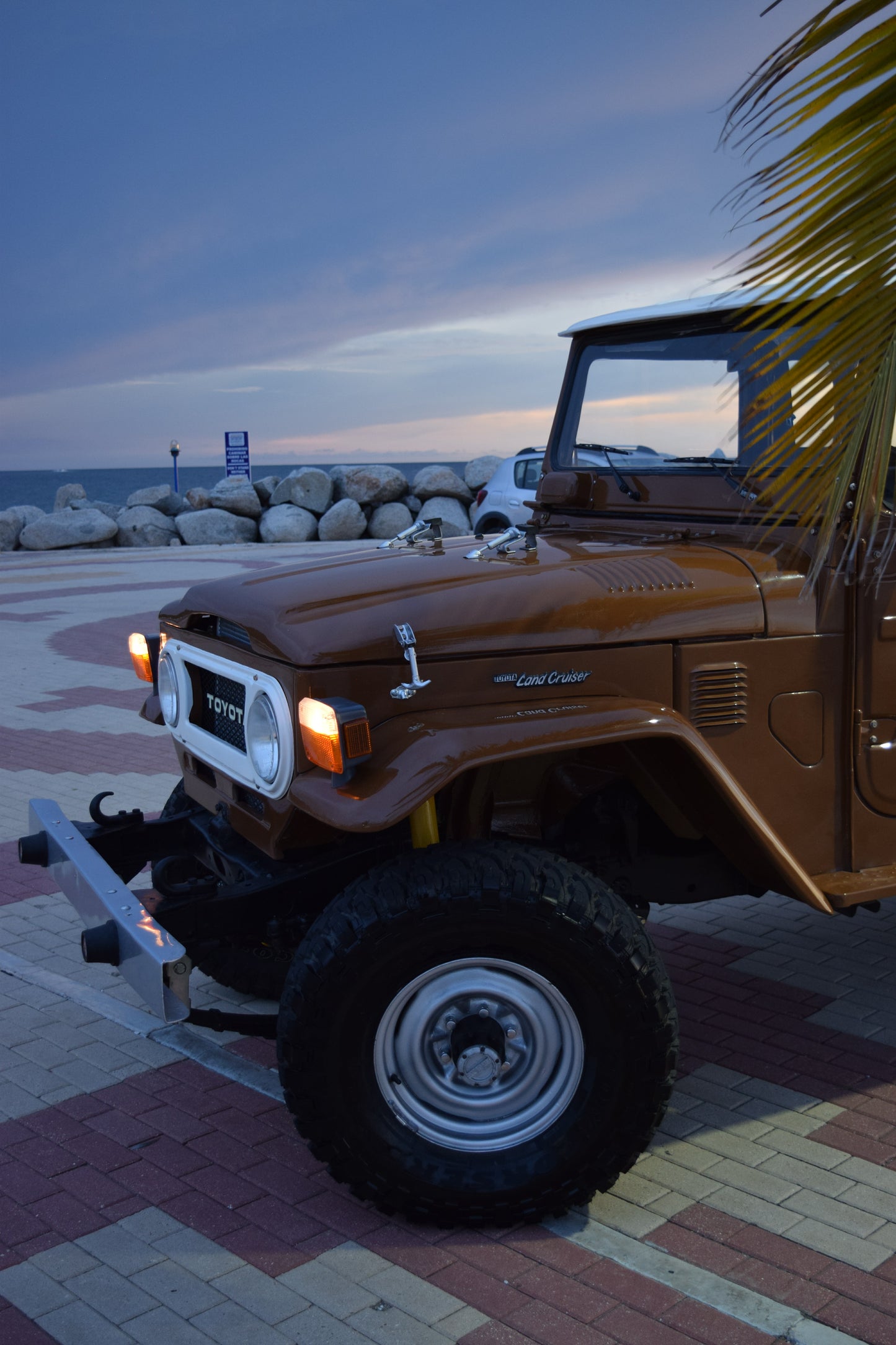 1981 Toyota Land Cruiser FJ45 Pick-Up