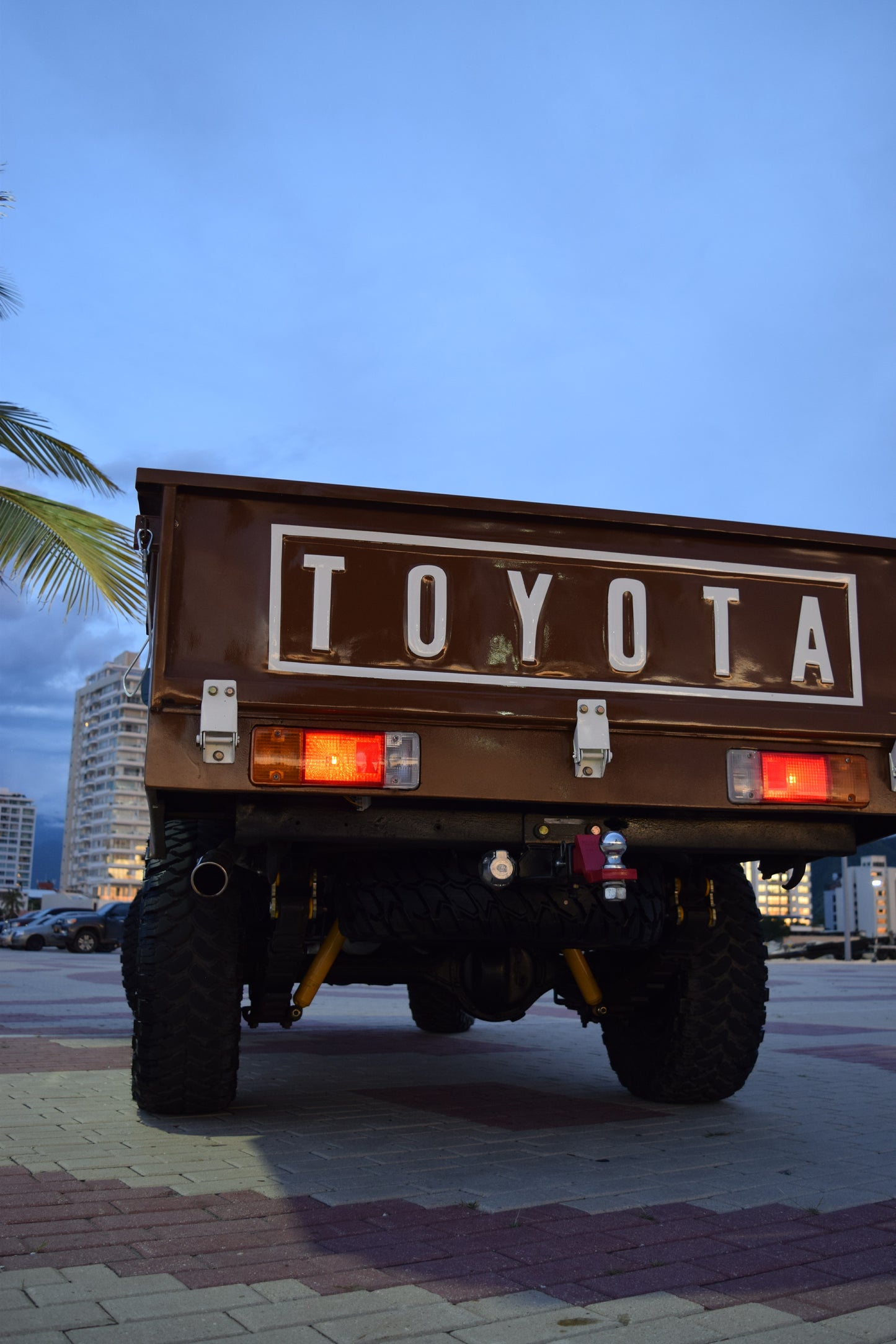 1981 Toyota Land Cruiser FJ45 Pick-Up