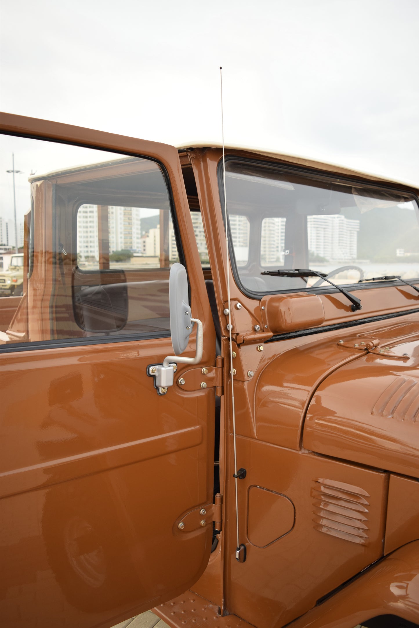 1981 Toyota Land Cruiser FJ45 Pick-Up