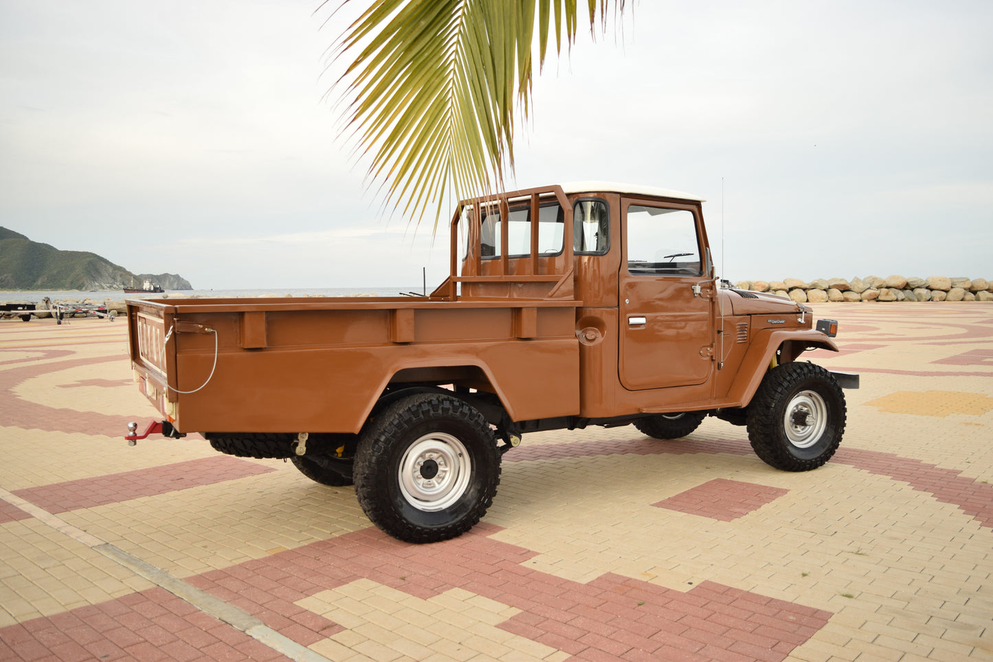 1981 Toyota Land Cruiser FJ45 Pick-Up