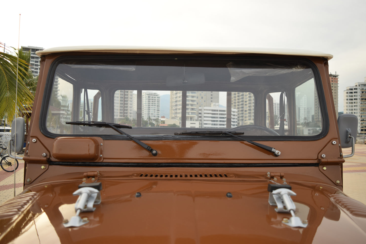 1981 Toyota Land Cruiser FJ45 Pick-Up