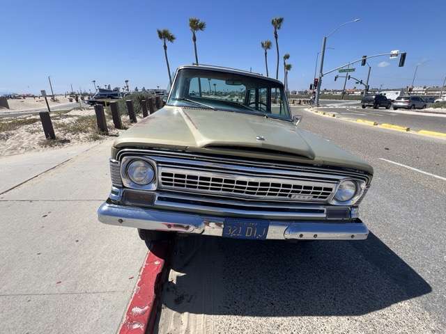 1971 Jeep Wagoneer (Survivor)