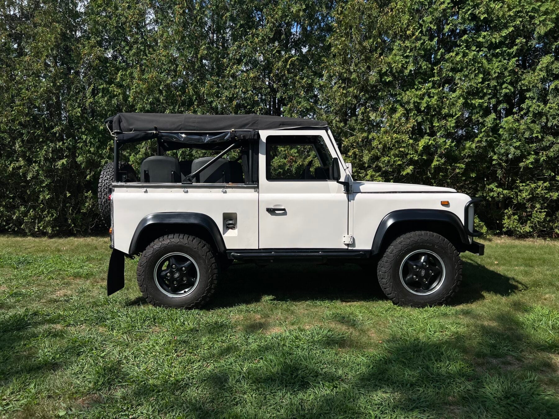 1990 Land Rover Defender 90 LHD For Sale – CURATED OVR LND