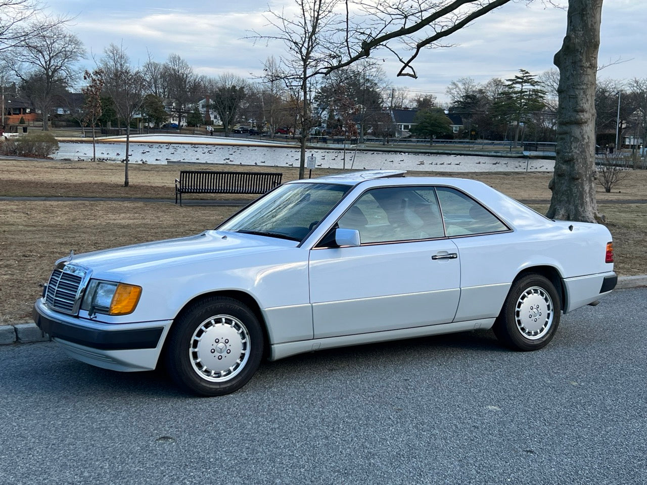 1990 Mercedes 300 CE