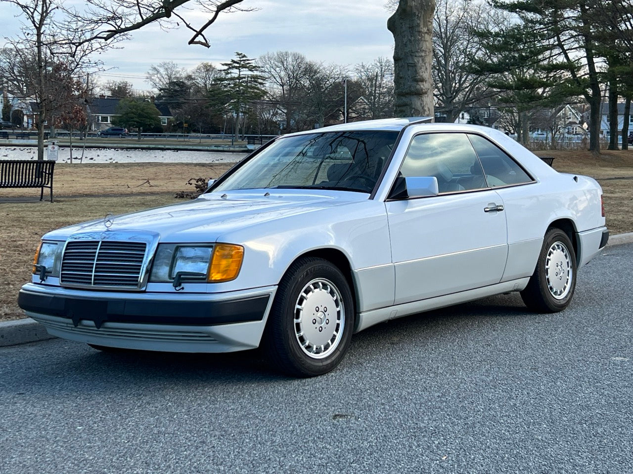 1990 Mercedes 300 CE