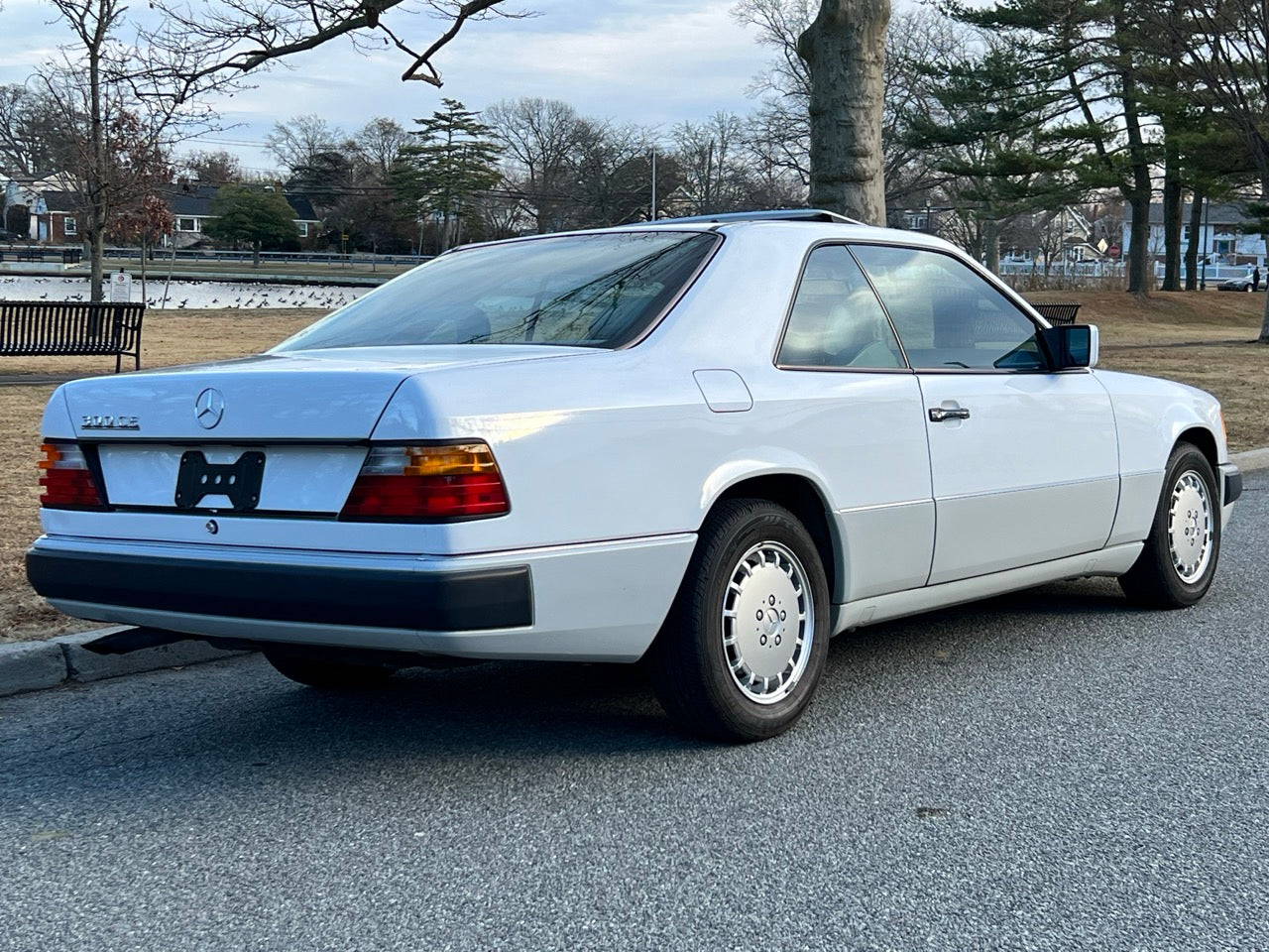 1990 Mercedes 300 CE