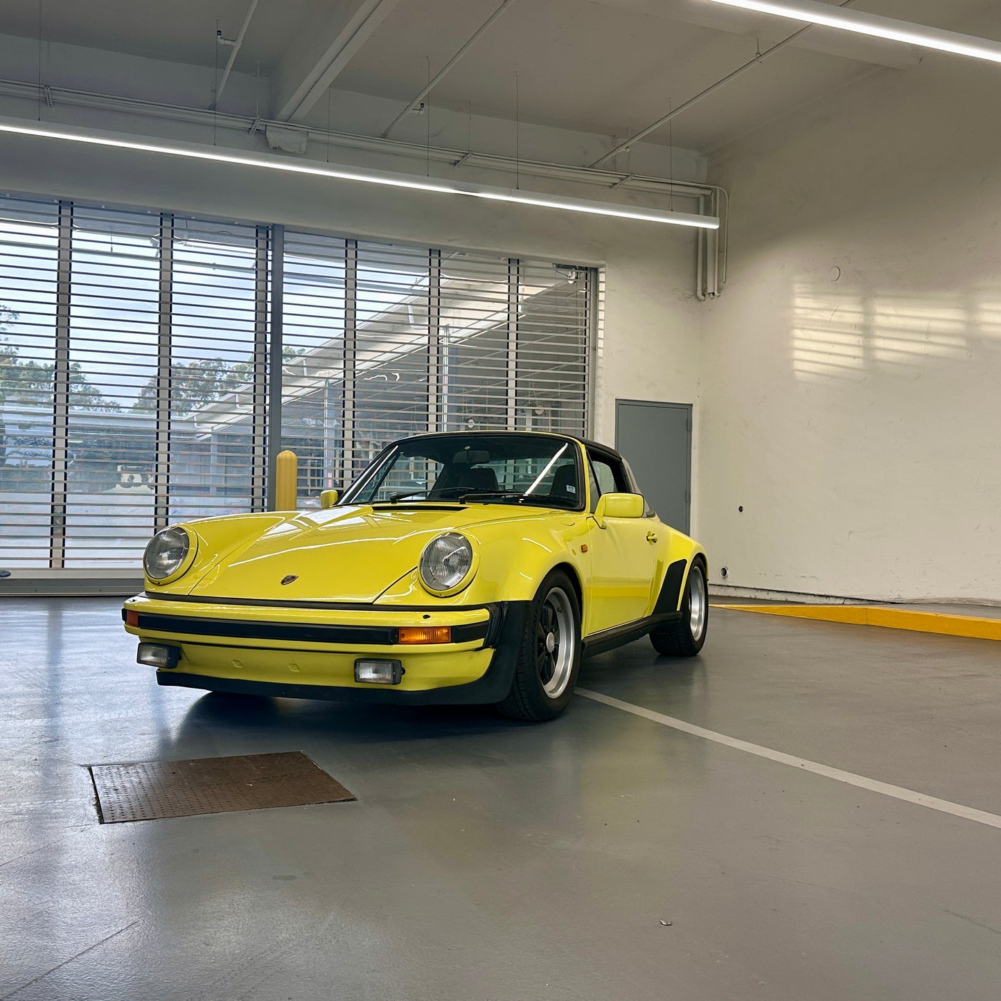 1975 Porsche 911 Targa Widebody