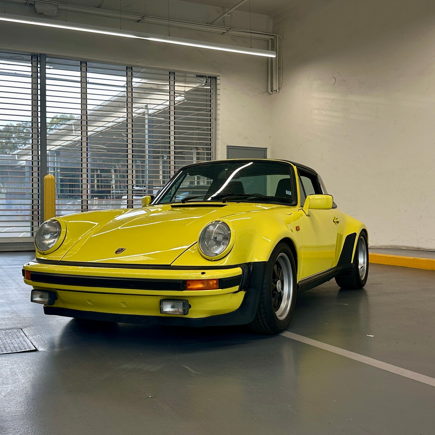1975 Porsche 911 Targa Widebody