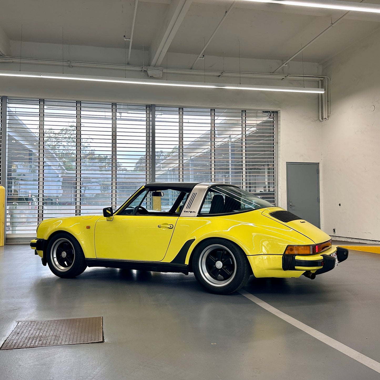 1975 Porsche 911 Targa Widebody