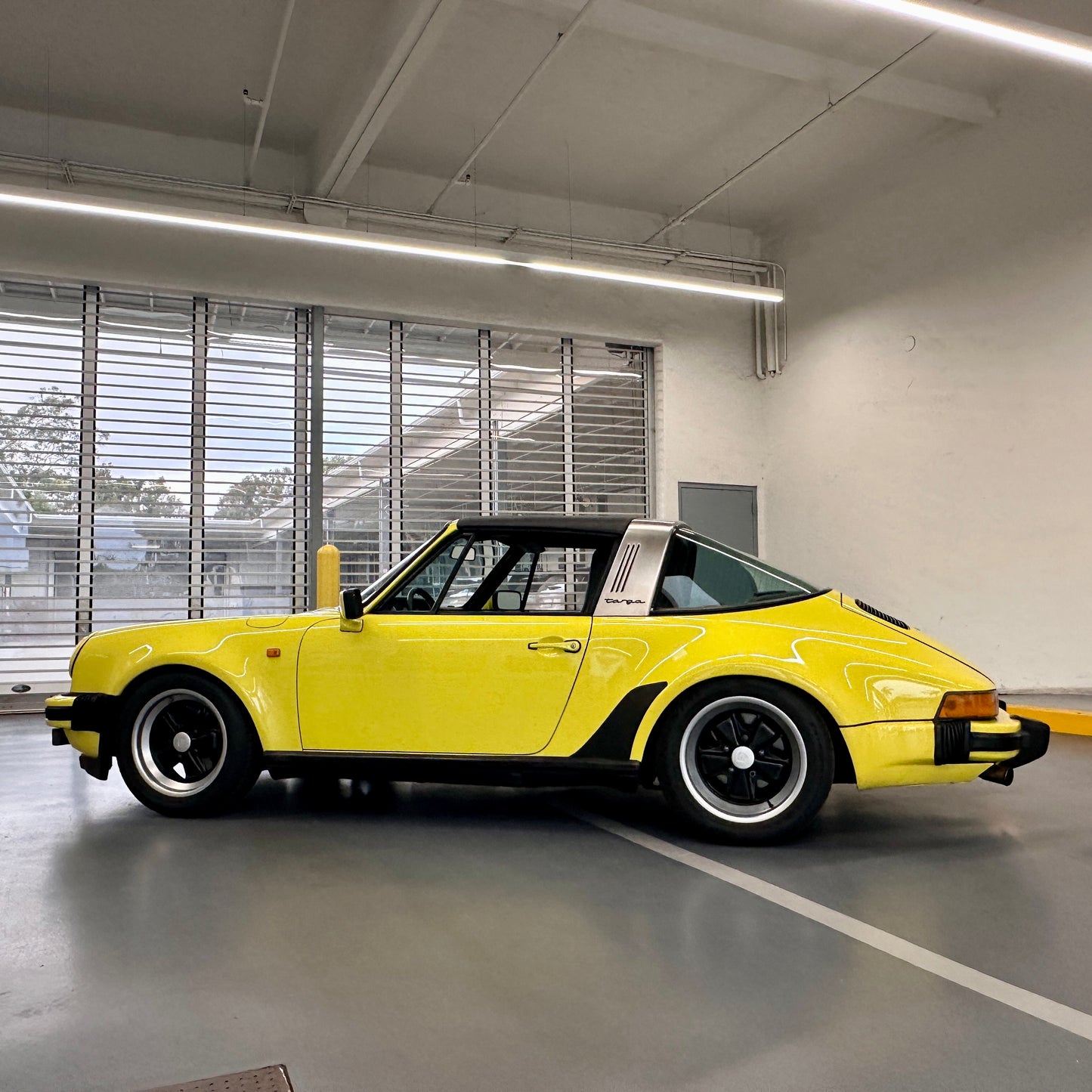 1975 Porsche 911 Targa Widebody
