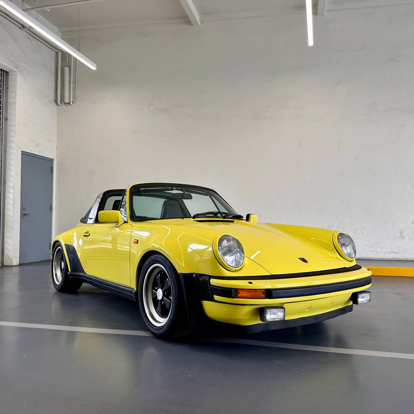 1975 Porsche 911 Targa Widebody