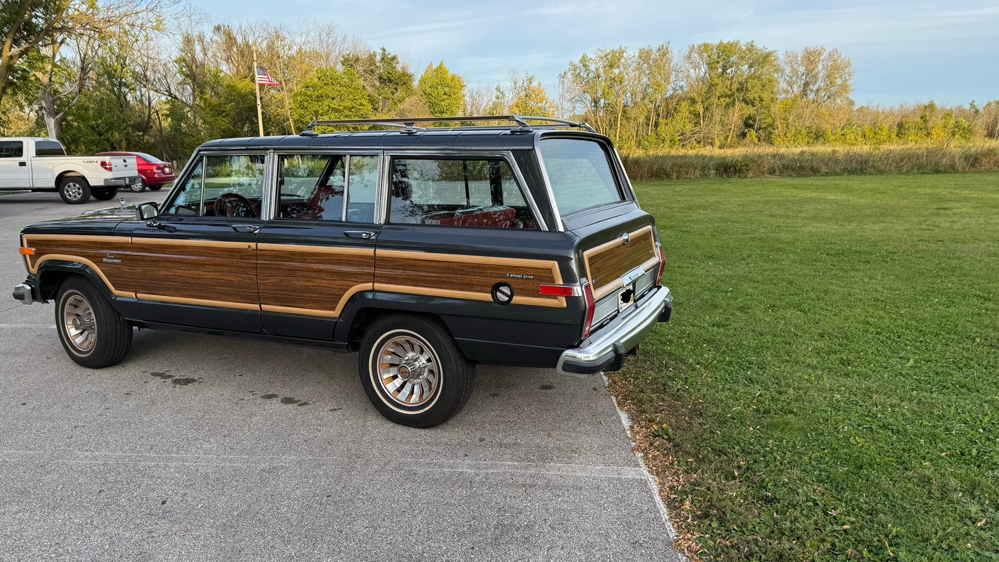 1986 Jeep  Grand Wagoneer