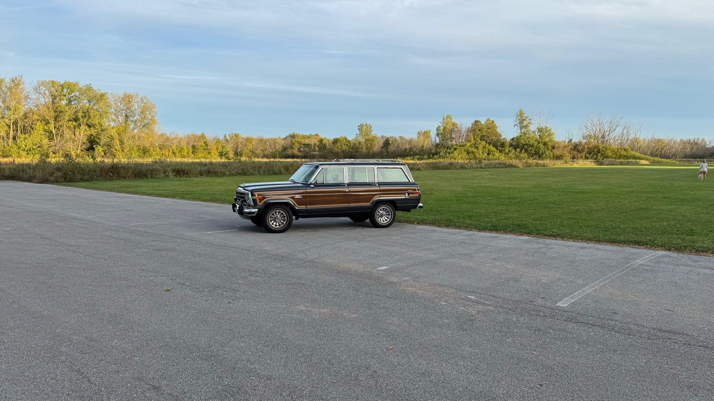 1986 Jeep  Grand Wagoneer