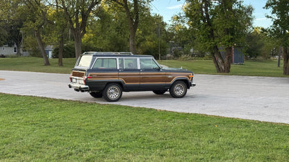 1986 Jeep  Grand Wagoneer