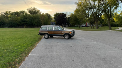 1986 Jeep  Grand Wagoneer